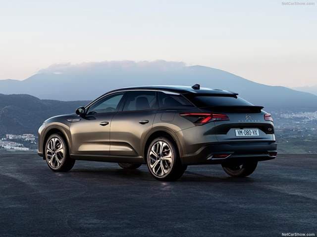 أسعار ستروين C5 X موديل 2022 مواصفاتها ومميزاتها وعيوبها